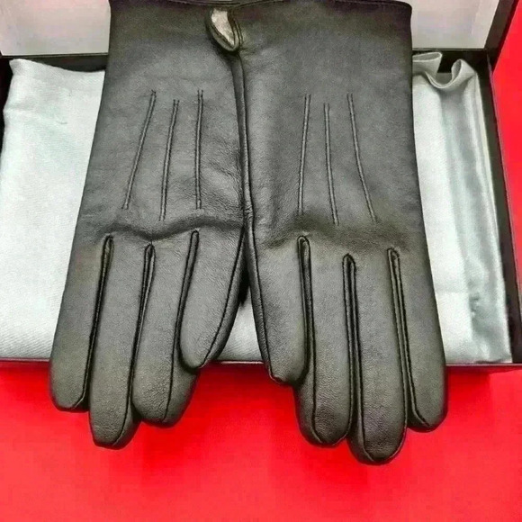 Zen Elk London Scarf And Gloves Gift Set. Stored In Box, Included. EUC - Picture 3 of 15